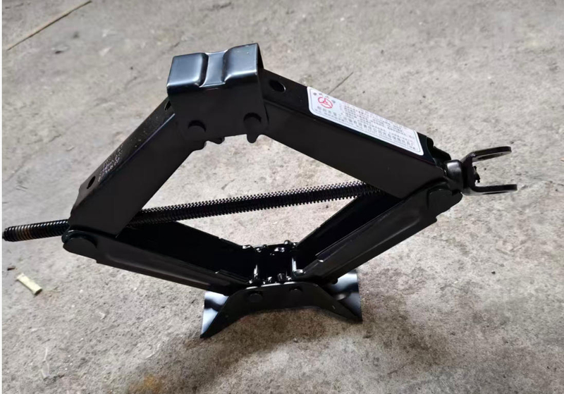 Special offer on original Wuling factory jacks 0.7 Tons 4000 LBS Capacity Manual Type Scissor Jack Lift Hand Jack for Car Tire Replacement